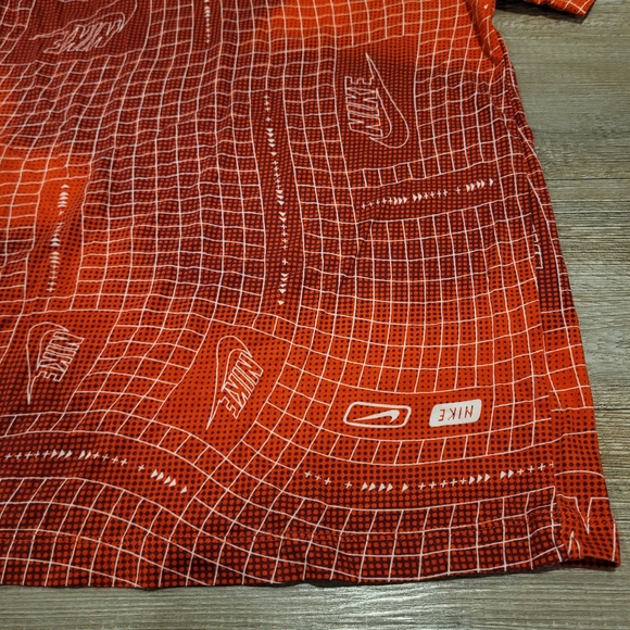 Nike The Nike Tee Youth Boys Graphic Short Sleeve Tee Shirt Size Small Red - Picture 2 of 6